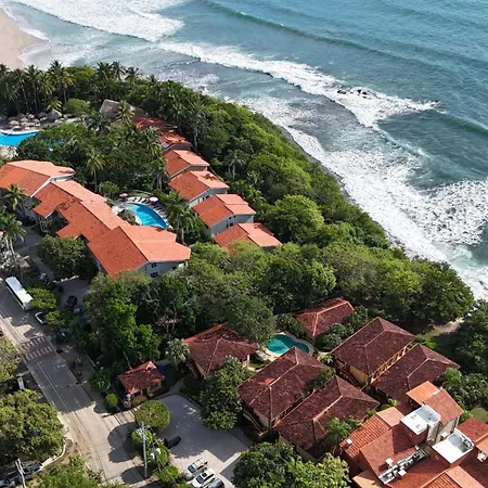 Light & Breezy Beach Side Condo!