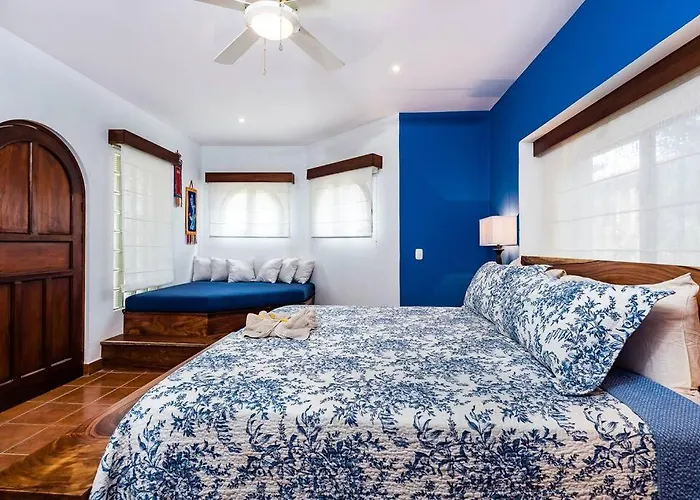 Aparthotel Light & Breezy Side Condo!